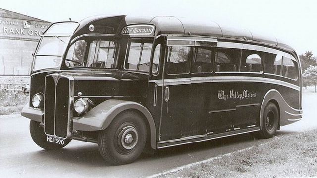 1935 AEC Regal III 9621A bodied by Thomas Harrington HCJ390