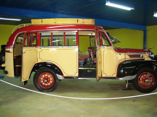 1936 HISPANO SUIZA-Bus