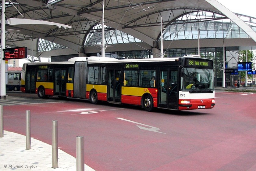 2004 Irisbus Citybus 18M articulated bus.