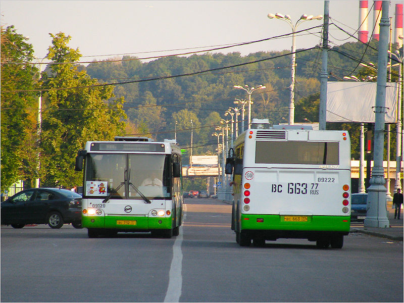 Two LiAZ-5292.20 buses in Moscow