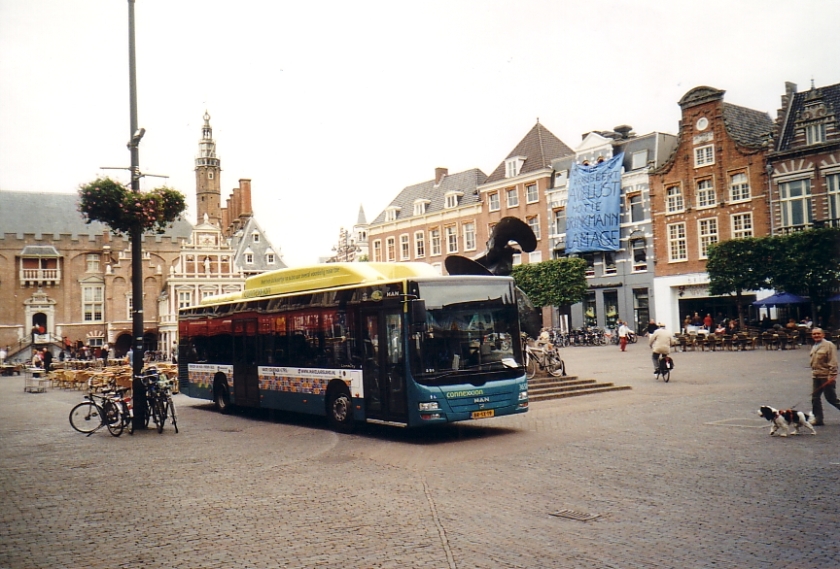 MAN Lion’s City auf dem Marktplatz von Haarlem NL