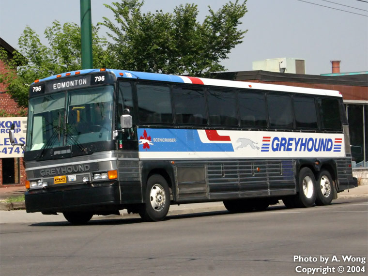 MCI 102B3 (ex-Gray Coach)