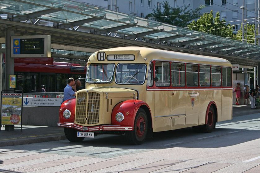 Saurer-Bus Salzburg Seitenansicht