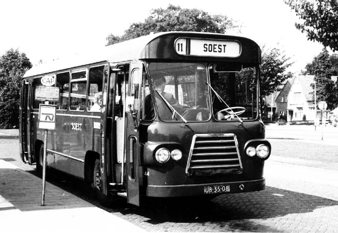 1961 Volvo Den Oudsten lijnbus 44 instap voor de vooras Diesel