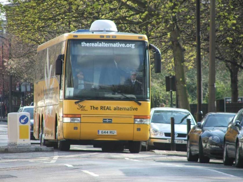 2005 VAN HOOL Libdem battle bus