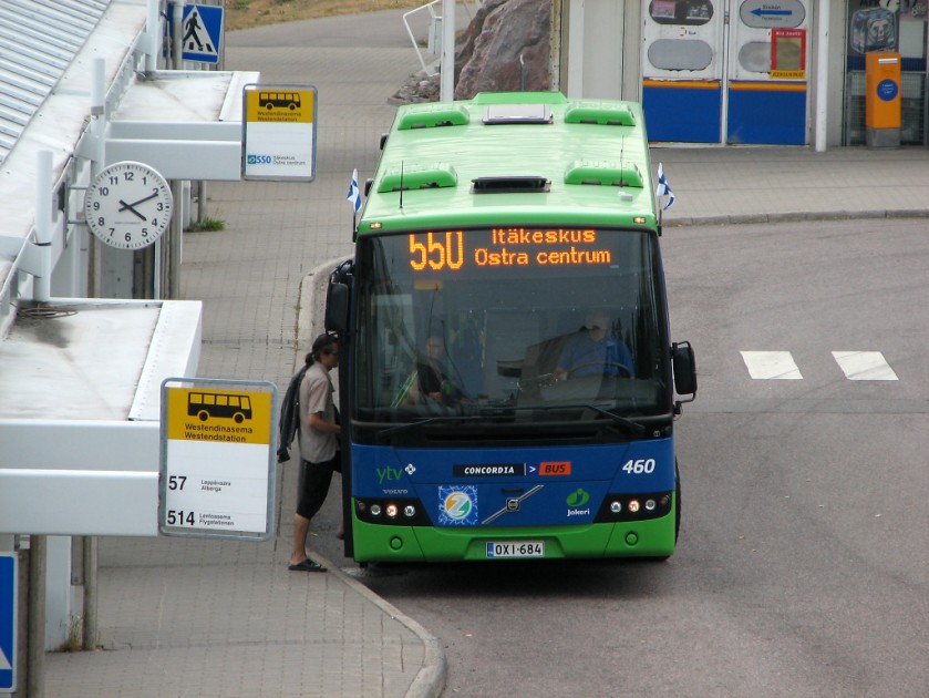 Volvo 8700LE vid en hållplats i Esbo, Finland.