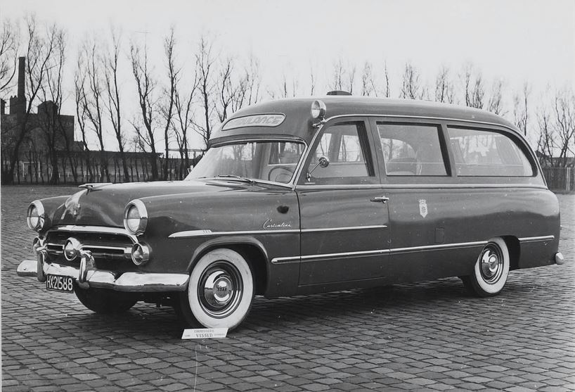 1952 Ford Customline (2)