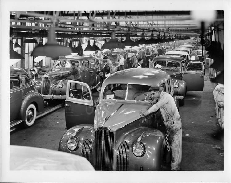 1941 la linea de montage de Packard modelos 110, 120, 160 y 180