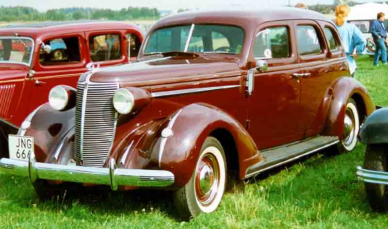 1937 Nash Ambassador Six Series 3728 4-Door Sedan