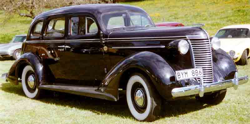 1938 Nash Lafayette Series 3818 4-Door Sedan