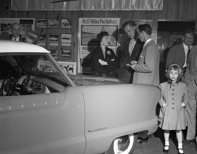 1954 Nash Car Dealership with a Metropolitan