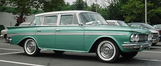 1961_Rambler_Classic_sedan-green