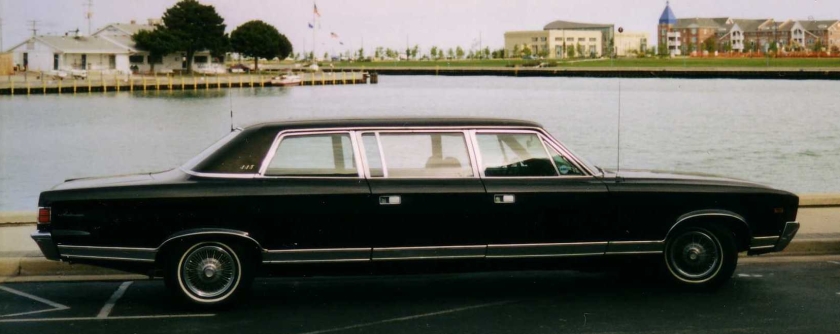 1969_AMC_Ambassador_limousine_in_Wisconsin_sideR