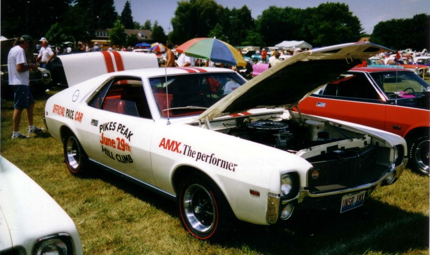 1969_AMC_AMX_Pikes_Peak_car_at_Kenosha_show