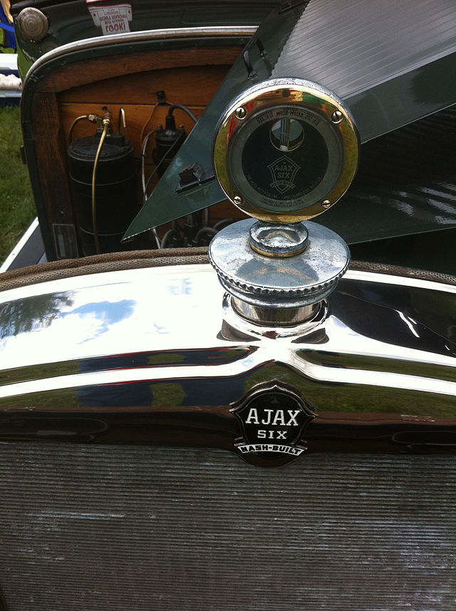 Ajax Six Nash-Built radiator ornament