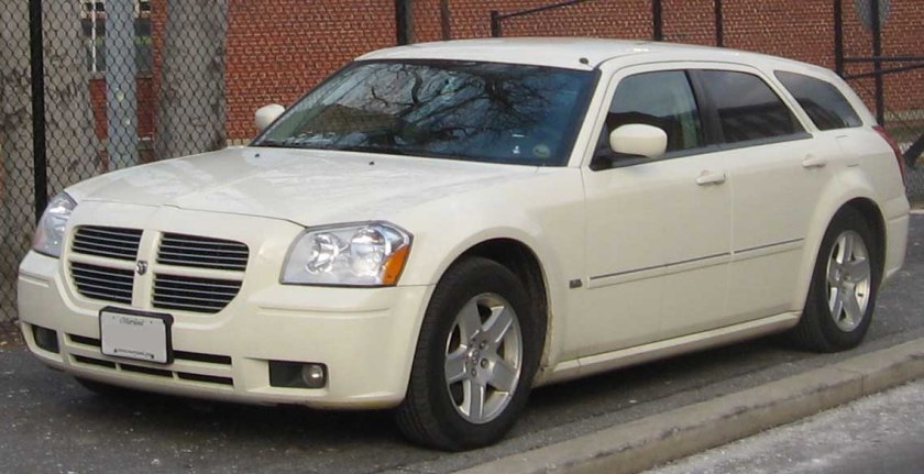 2008 Dodge Magnum (2)