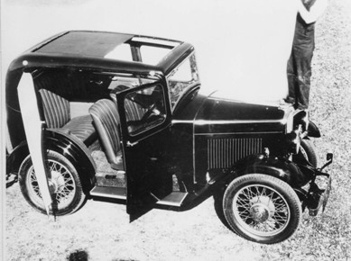 1933 Triumph Super Eight Pillarless Saloon a