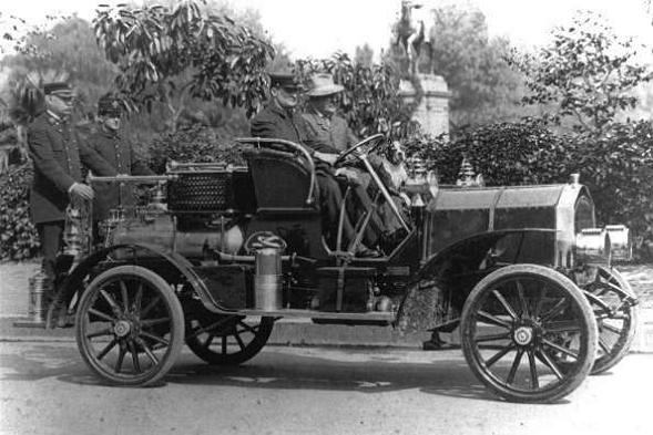 1906 American LaFrance chemical engine on Arlington St., Back Bay