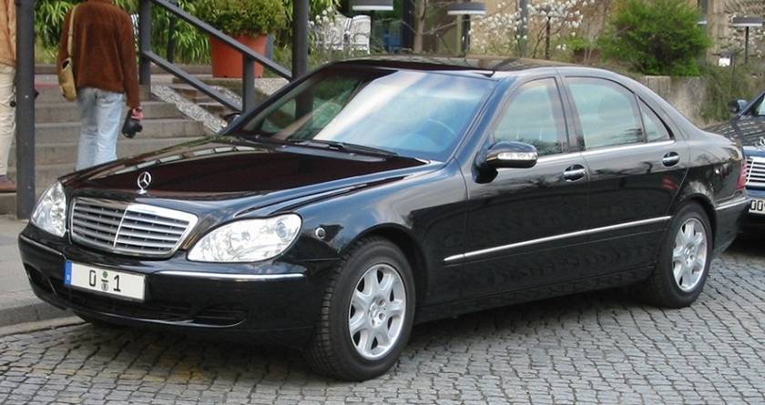 Mercedes Benz S-Class (W220)