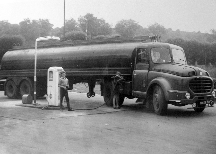 1955 WILLEME Tanker Nez de requin