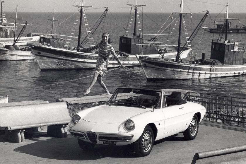 1966-alfa-romeo-1600-duetto-designed-by-battista-pinin-farina