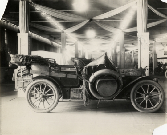 1910 Abbott-Detroit Bull Dog automobile in showroom