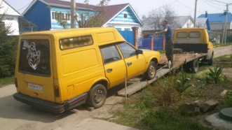Moskvich 2901 yellow